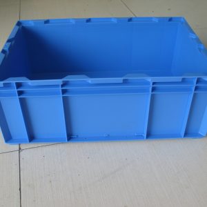 stacking containers